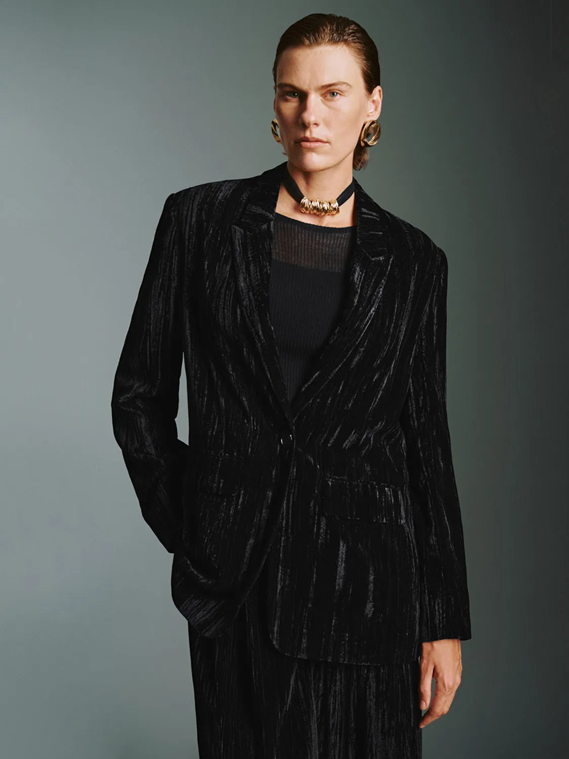 Loose Blazers sold by Urban Revivo