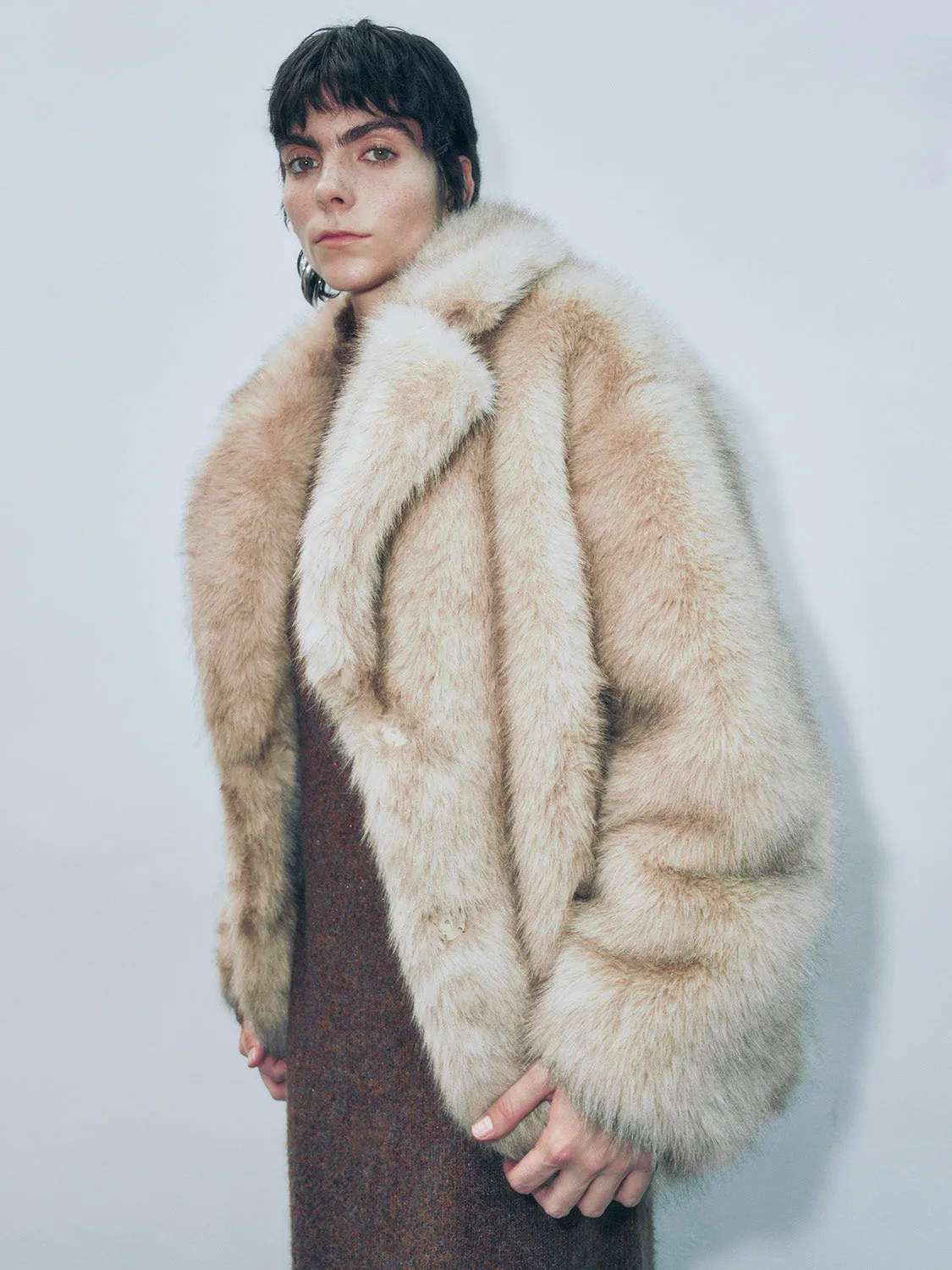 Notched Collar Fur Jackets sold by Urban Revivo product image thumbnail 2