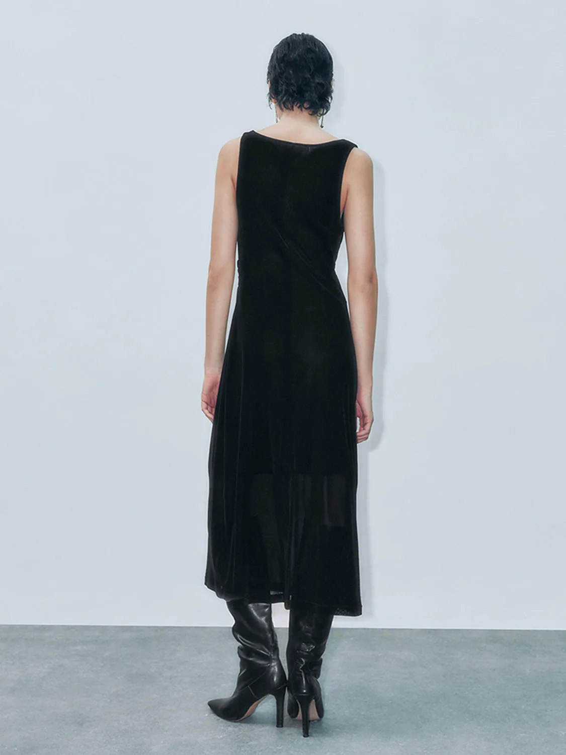 V-Neck Skinny-Fit Dresses sold by Urban Revivo product image thumbnail 2