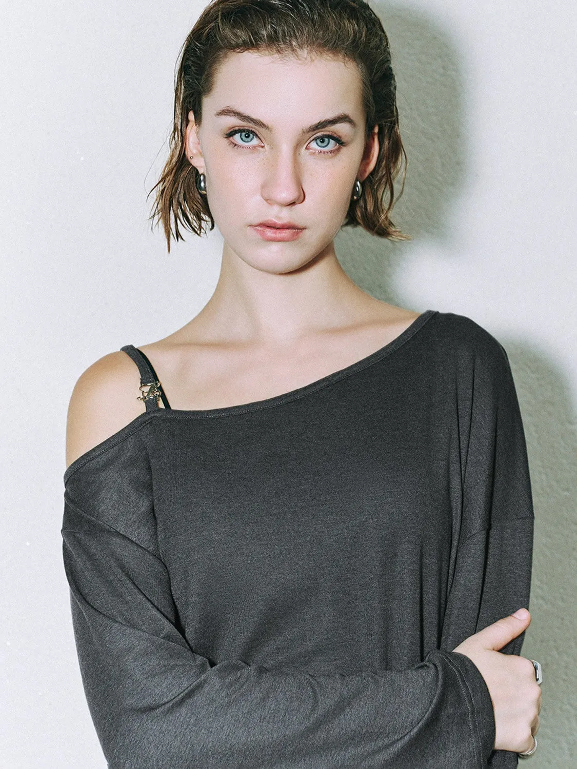 Cold Shoulder Loose T-Shirts sold by Urban Revivo product image thumbnail 3