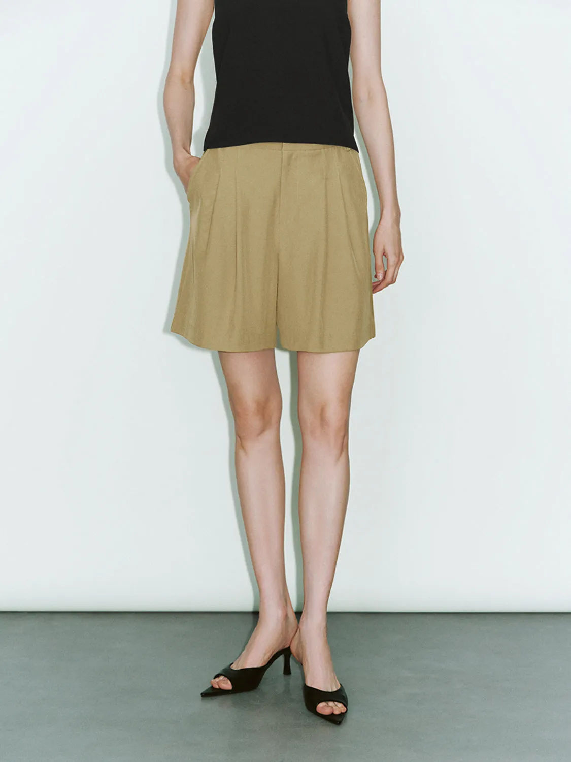 Glamor Loose Shorts sold by Urban Revivo product image thumbnail 2