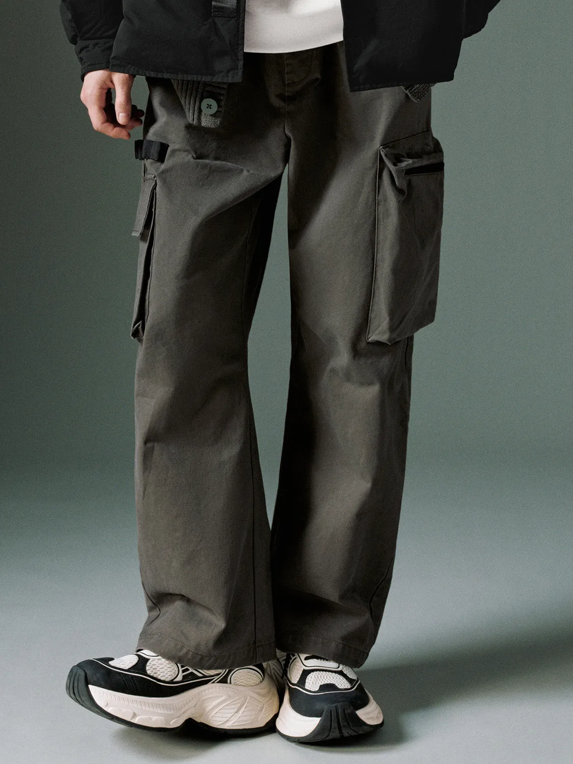 Side Pocket Wide-Leg Pants sold by Urban Revivo product image thumbnail 2