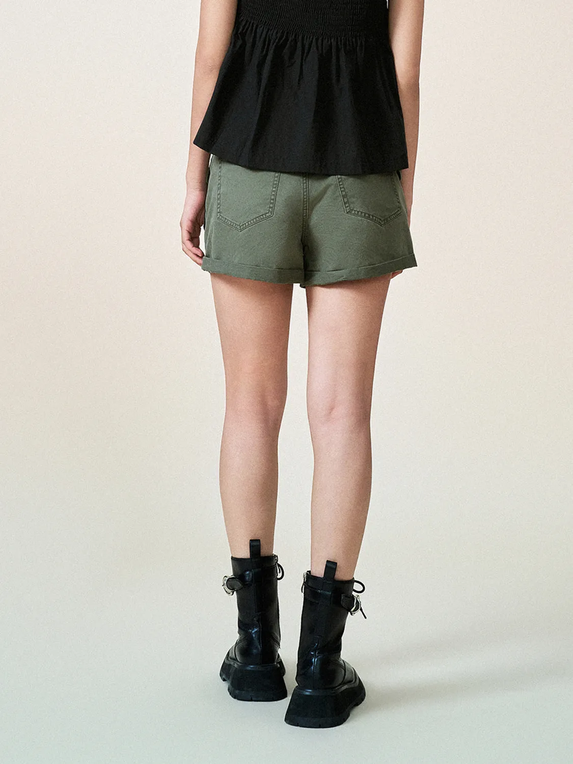 Multi Pocket Loose Shorts sold by Urban Revivo product image thumbnail 3