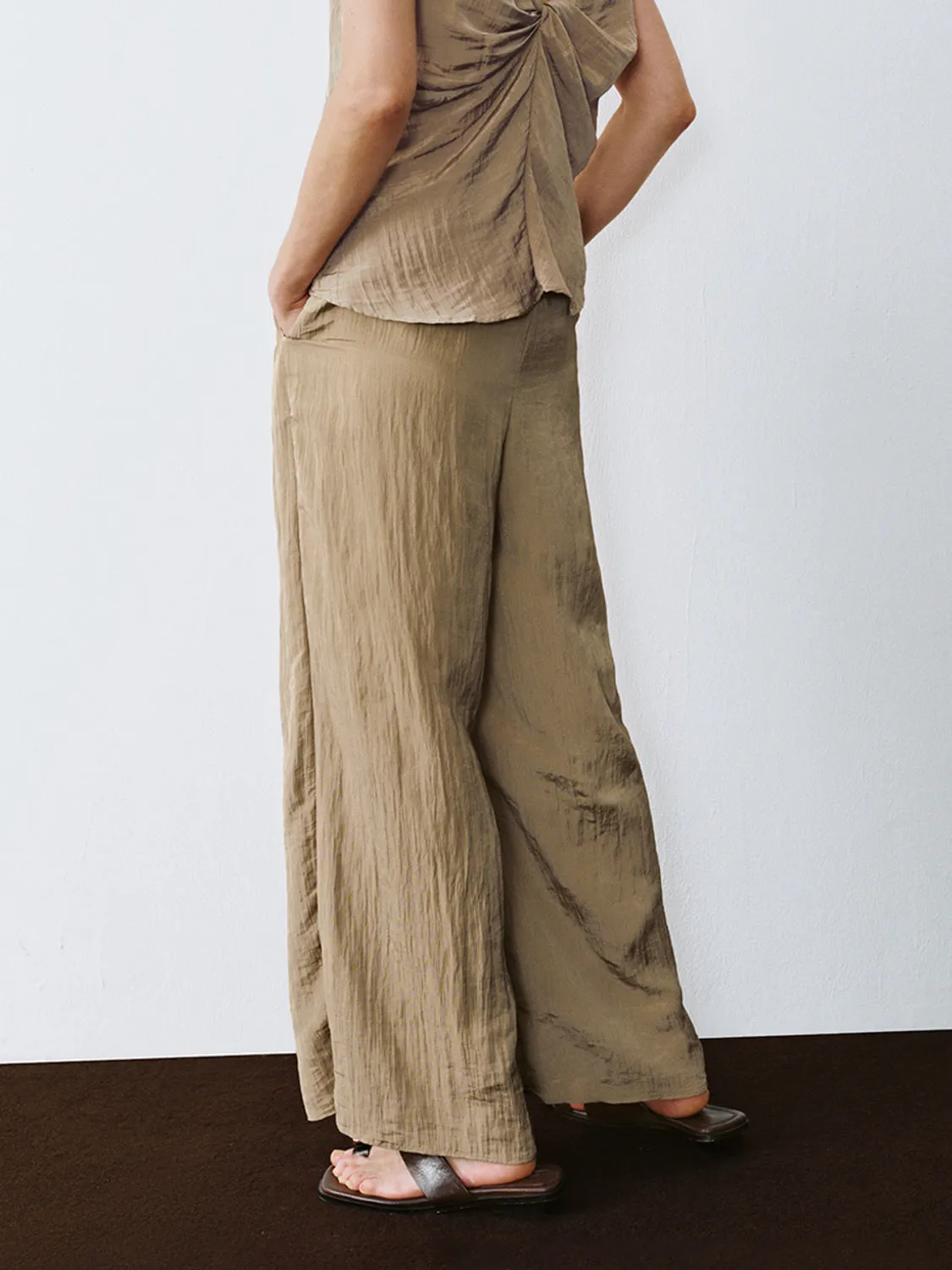 Loose Wide-Leg Pants sold by Urban Revivo product image thumbnail 3