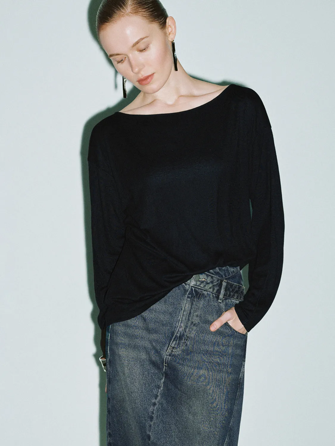 Cut Out Back Long Sleeve T-Shirts sold by Urban Revivo product image thumbnail 3