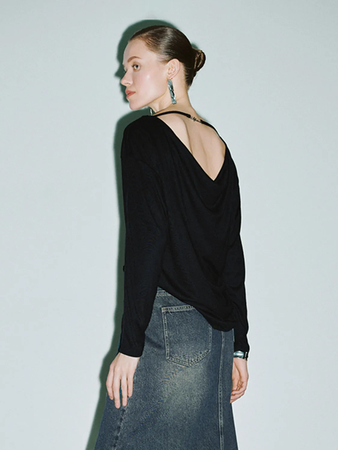 Cut Out Back Long Sleeve T-Shirts sold by Urban Revivo product image thumbnail 2