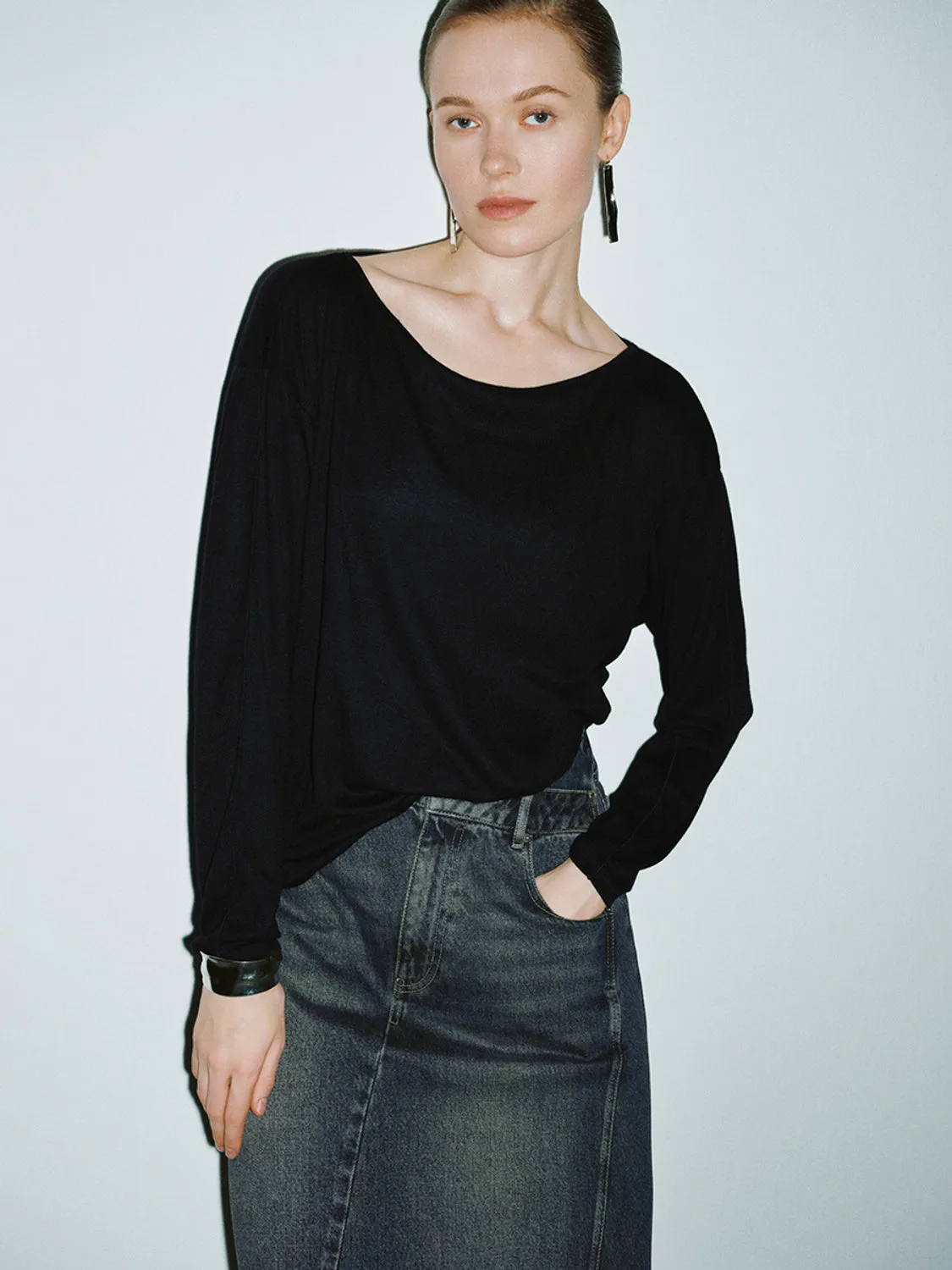 Cut Out Back Long Sleeve T-Shirts sold by Urban Revivo product image thumbnail 5