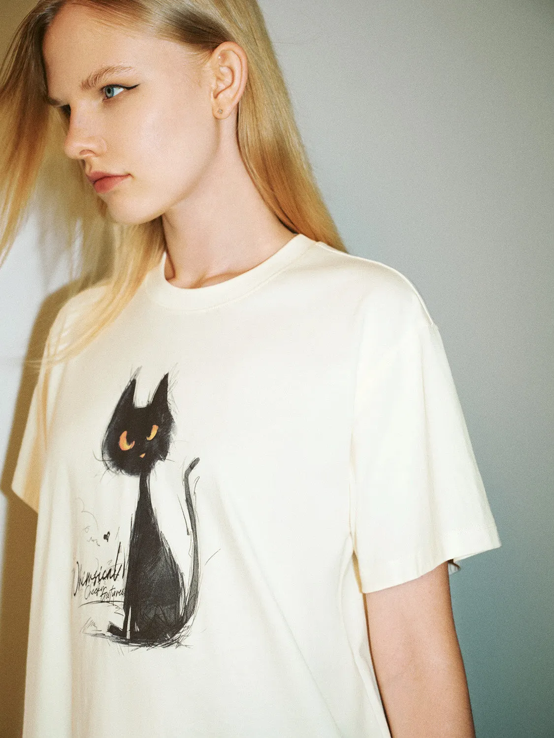 Cat Printed Crew Neck Straight T-Shirt sold by Urban Revivo product image thumbnail 5