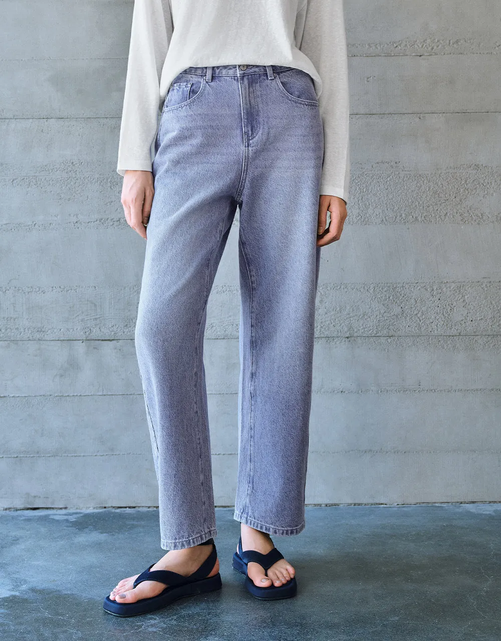 Straight Jeans sold by Urban Revivo product image thumbnail 2