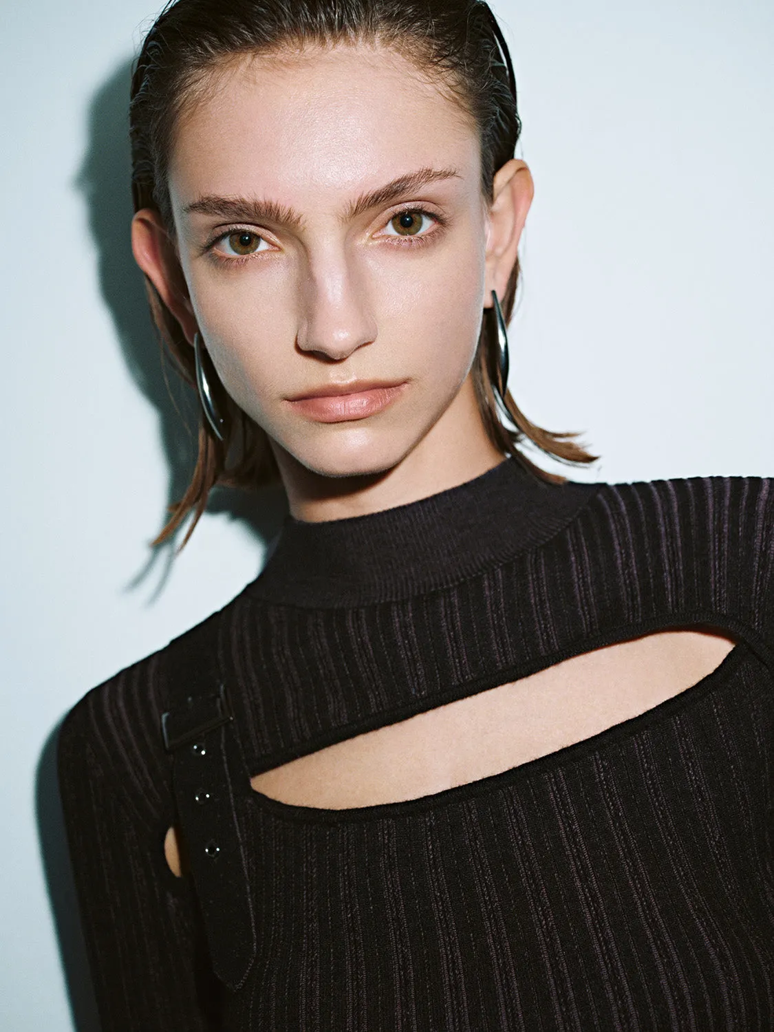 Cut Out Front Skinny Knitted T-Shirts sold by Urban Revivo product image thumbnail 5