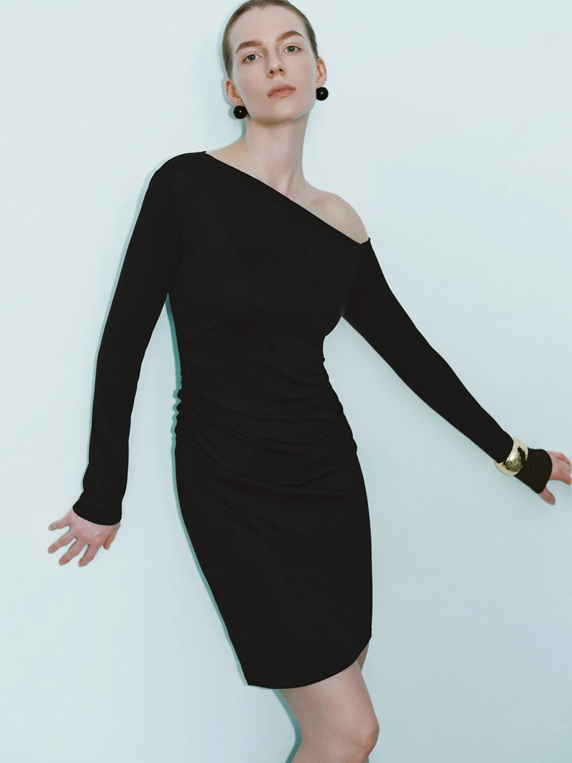 One Shoulder Skinny-Fit Dresses sold by Urban Revivo product image thumbnail 4