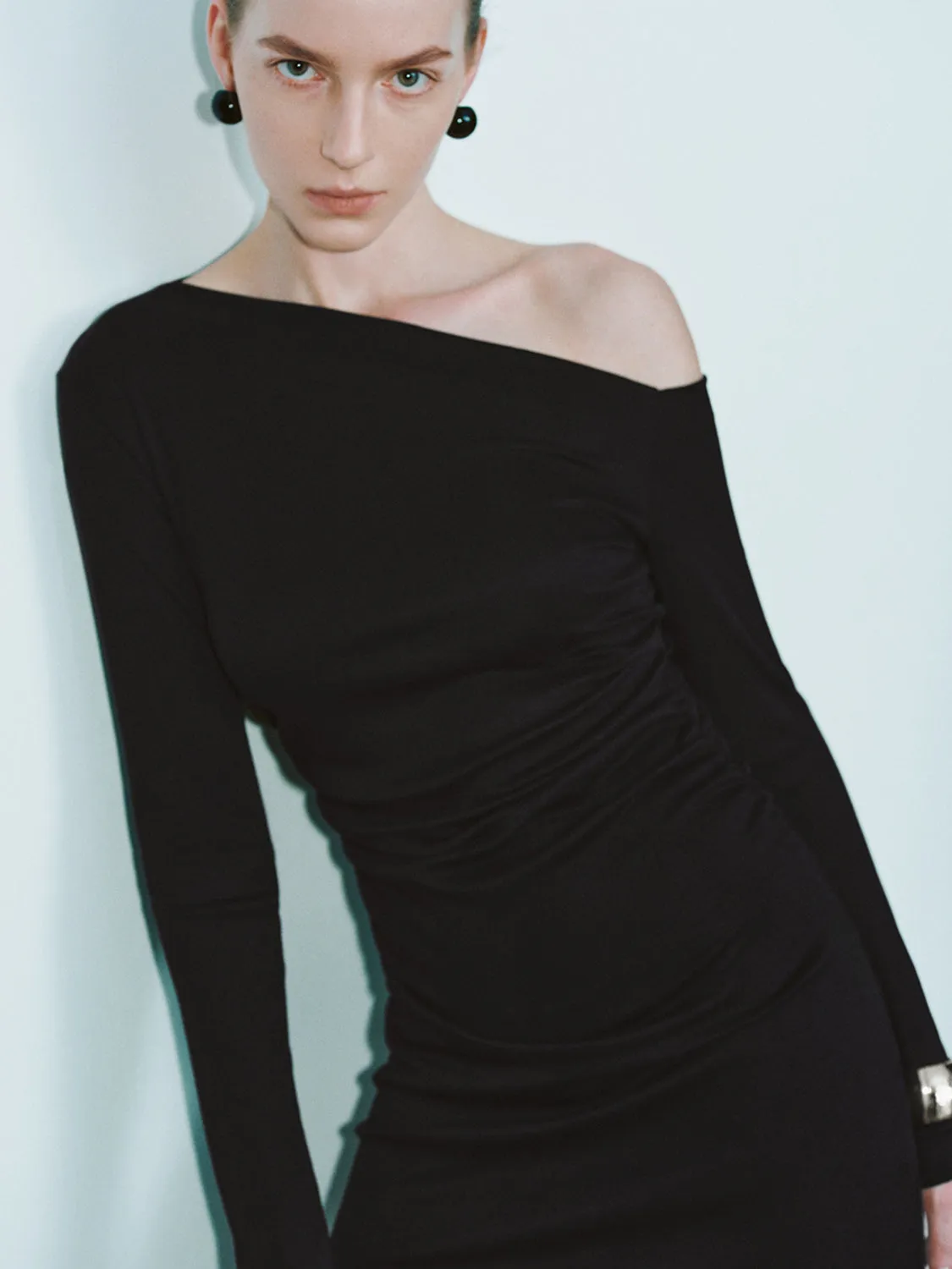 One Shoulder Skinny-Fit Dresses sold by Urban Revivo product image thumbnail 3