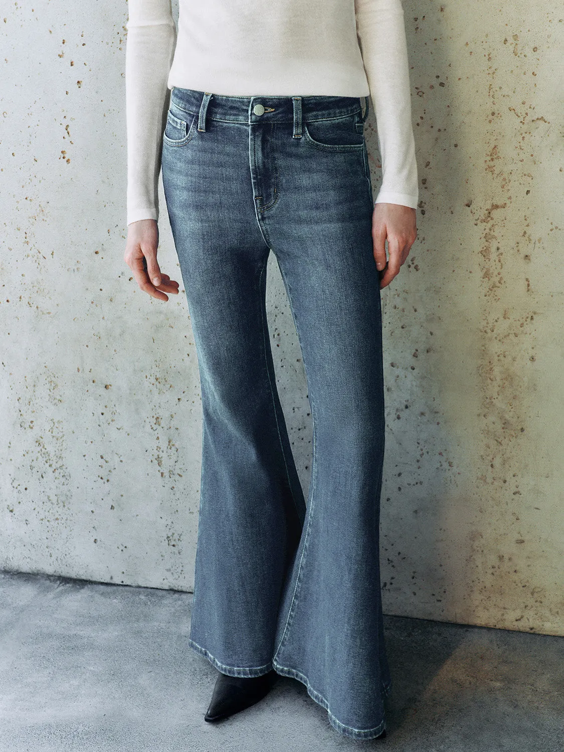 Skinny Denim Flared Jeans sold by Urban Revivo product image thumbnail 2