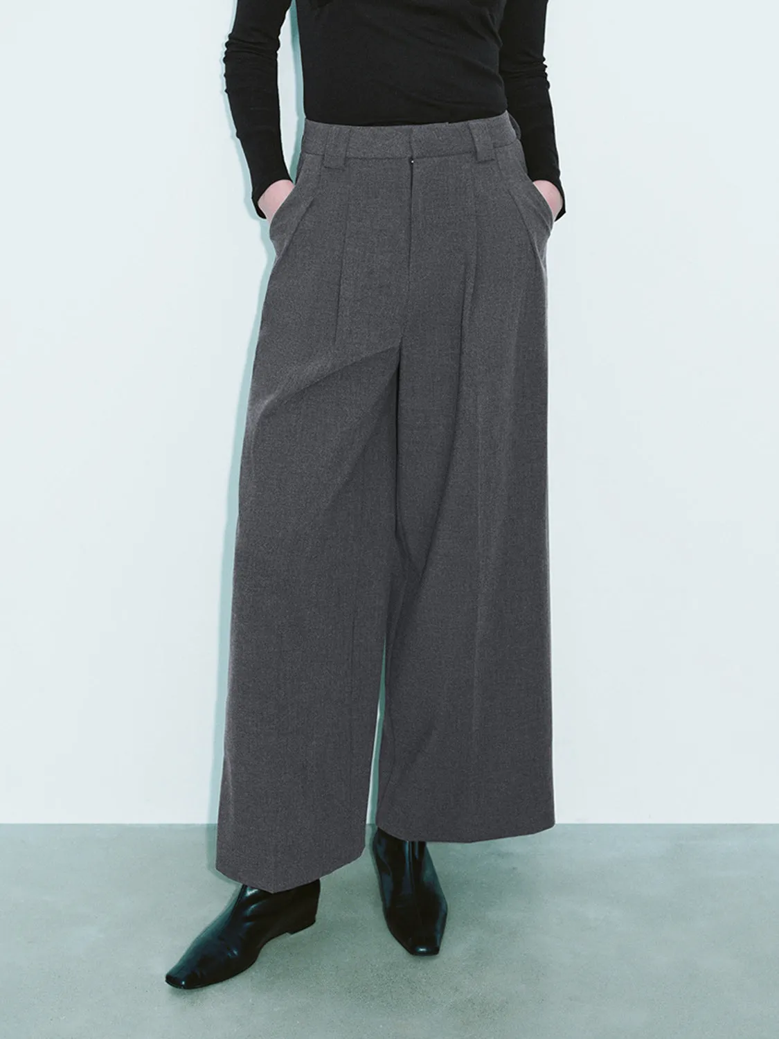 Regular Wide-Leg Pants sold by Urban Revivo