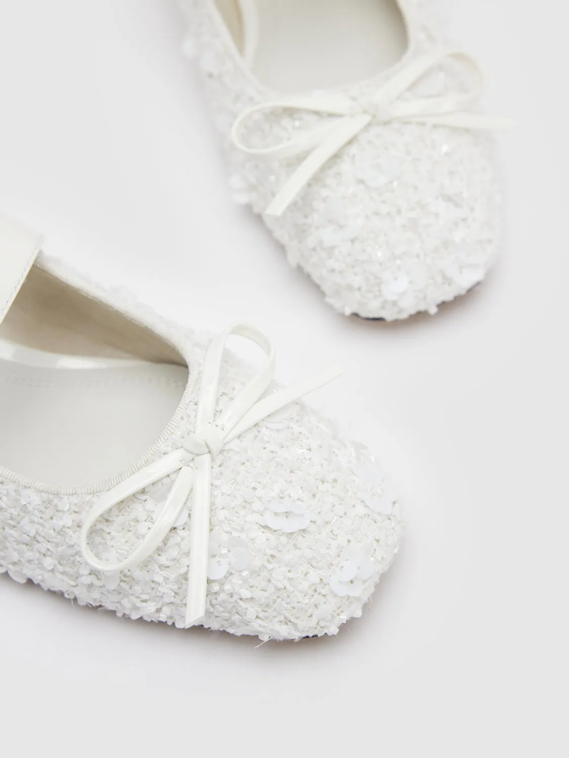 Bow Decor Low-Cut Uppers Pumps sold by Urban Revivo product image thumbnail 5