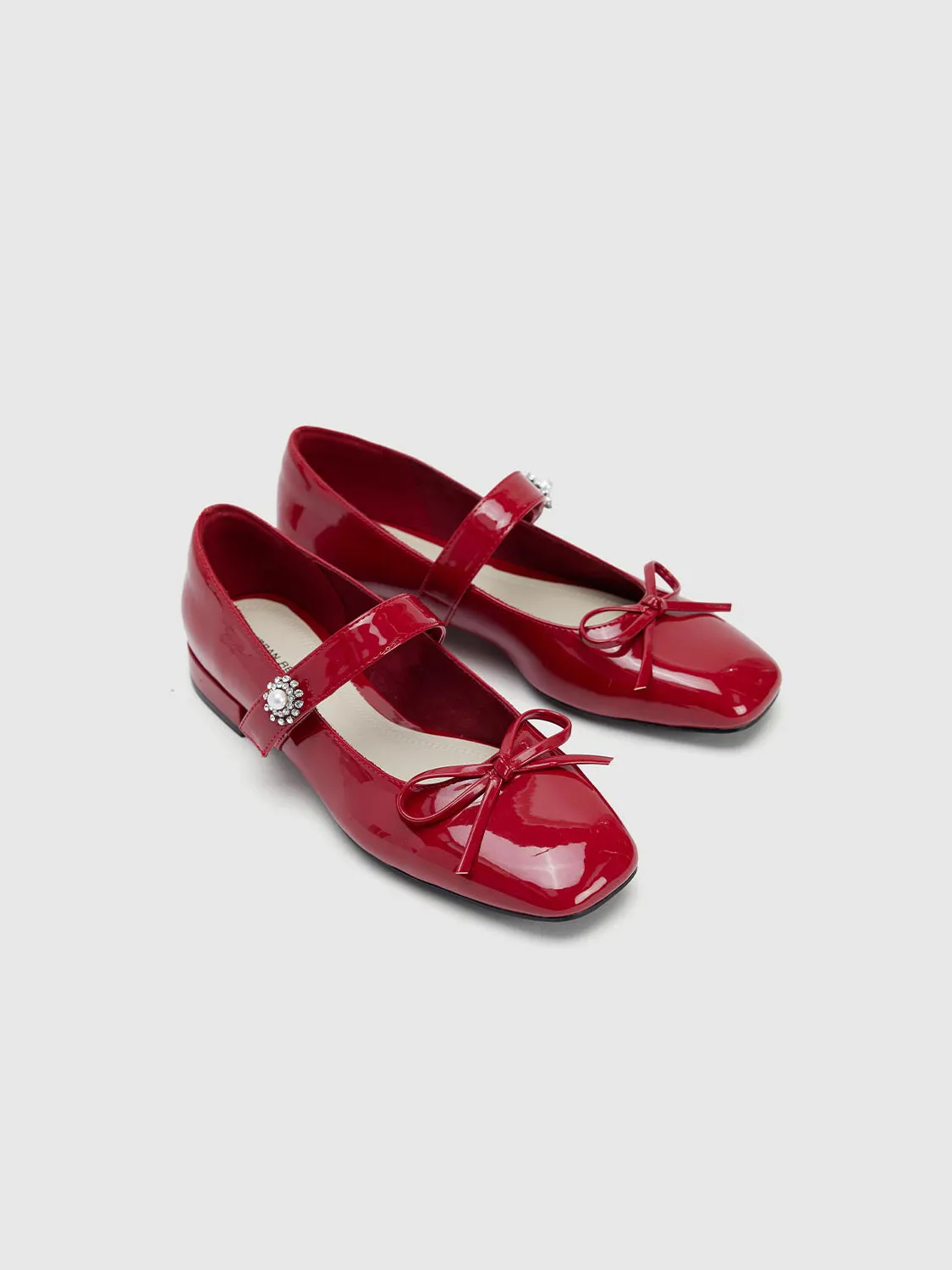 Bow Decor Low-Cut Uppers Pumps sold by Urban Revivo