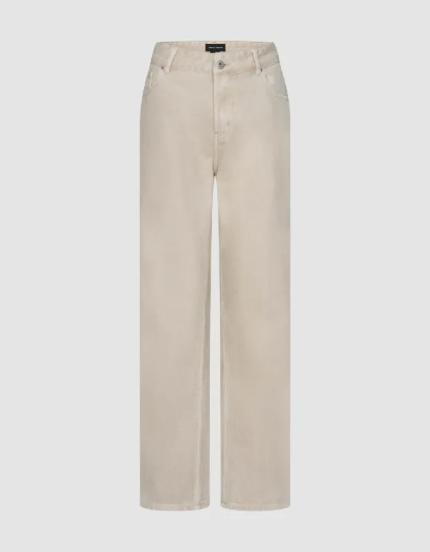 Straight Jeans sold by Urban Revivo