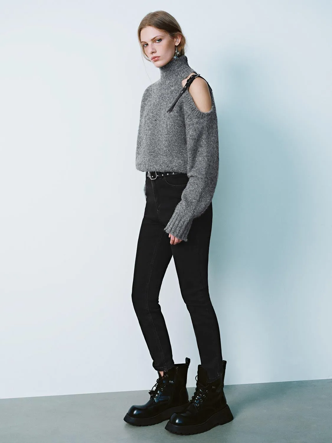 Turtle Neck Off Shoulder Knitted T-Shirts sold by Urban Revivo product image thumbnail 3