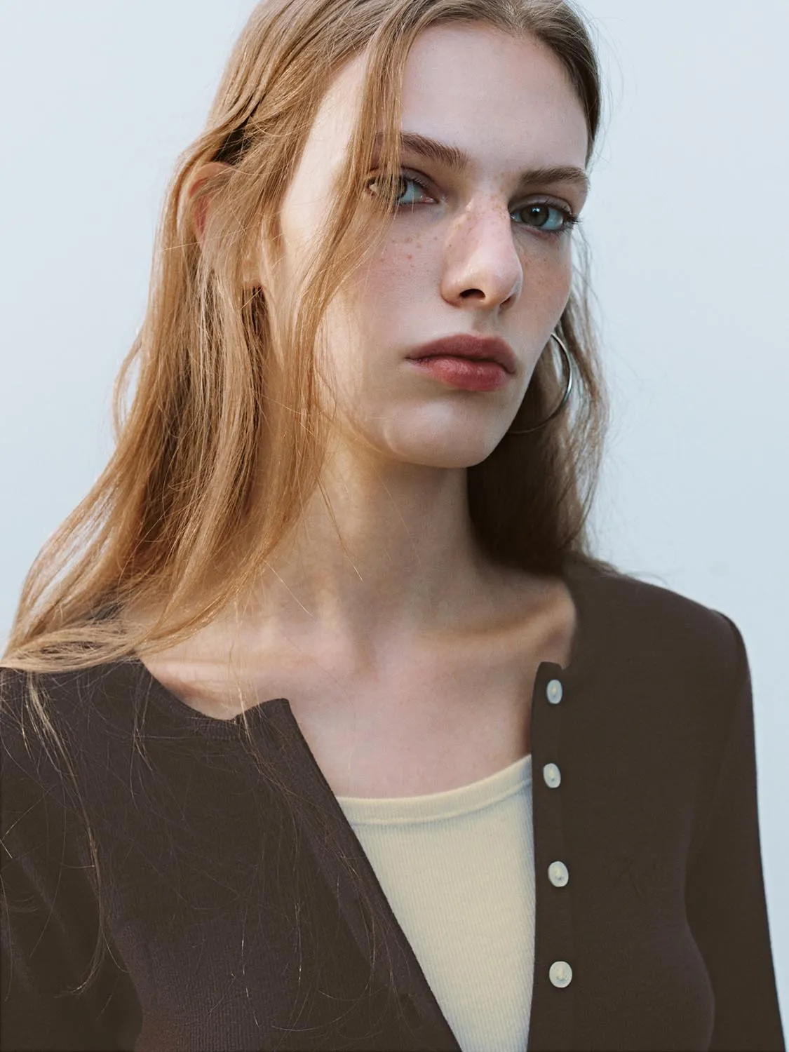 Button Half Placket T-Shirts sold by Urban Revivo product image thumbnail 5