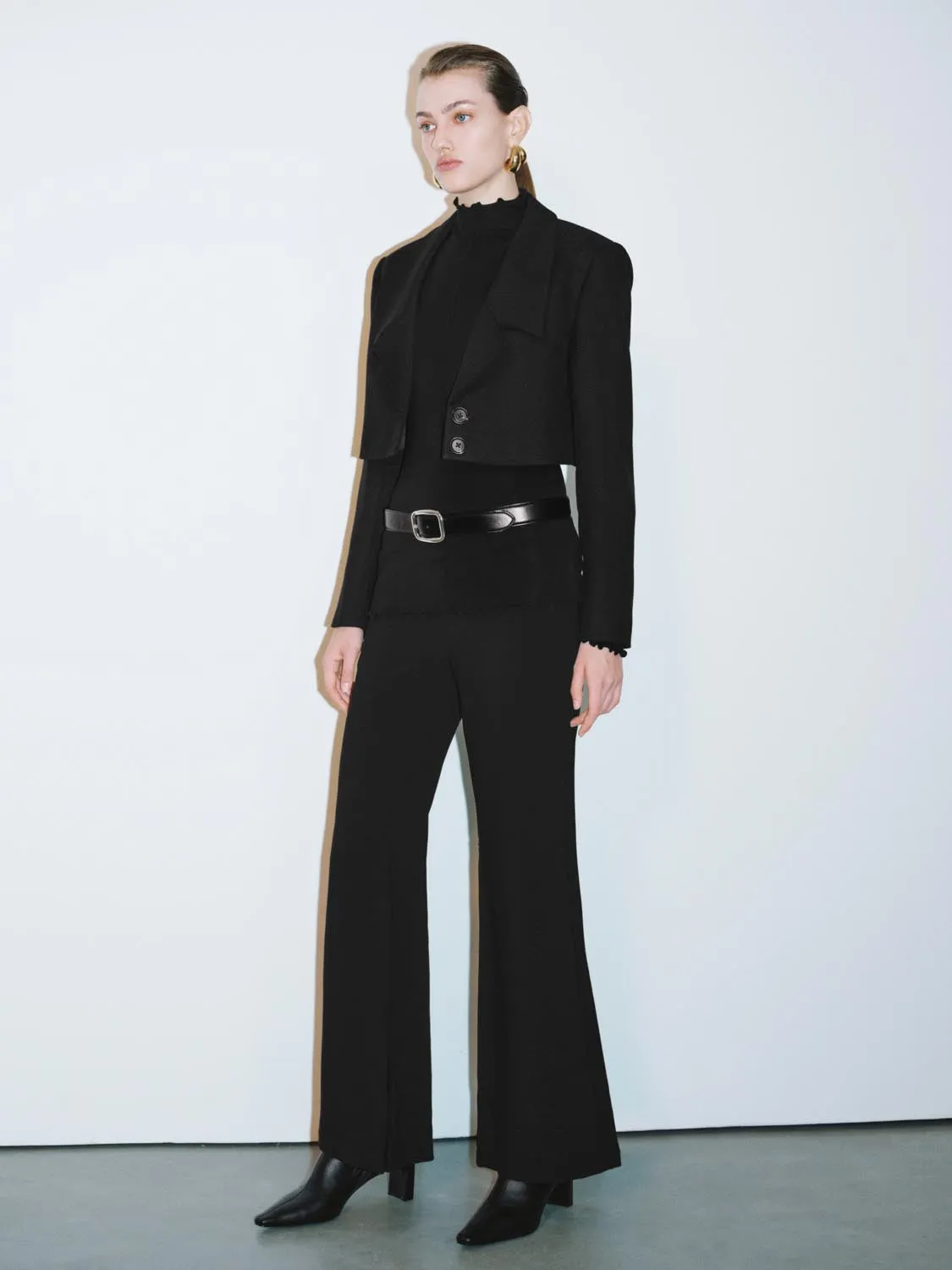 Thick Cropped Blazers sold by Urban Revivo product image thumbnail 4