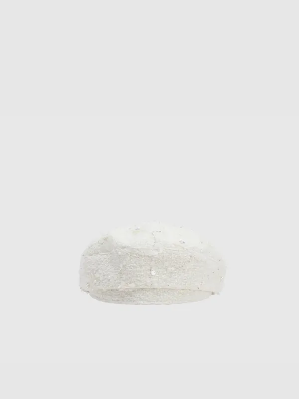 Berets sold by Urban Revivo