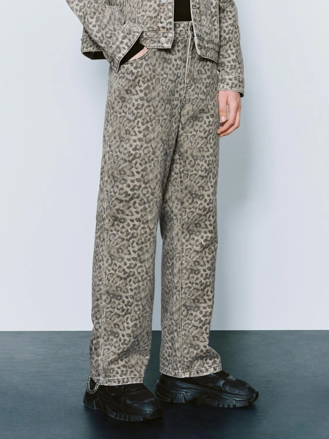 Leopard Printed Denim Jeans sold by Urban Revivo product image thumbnail 3