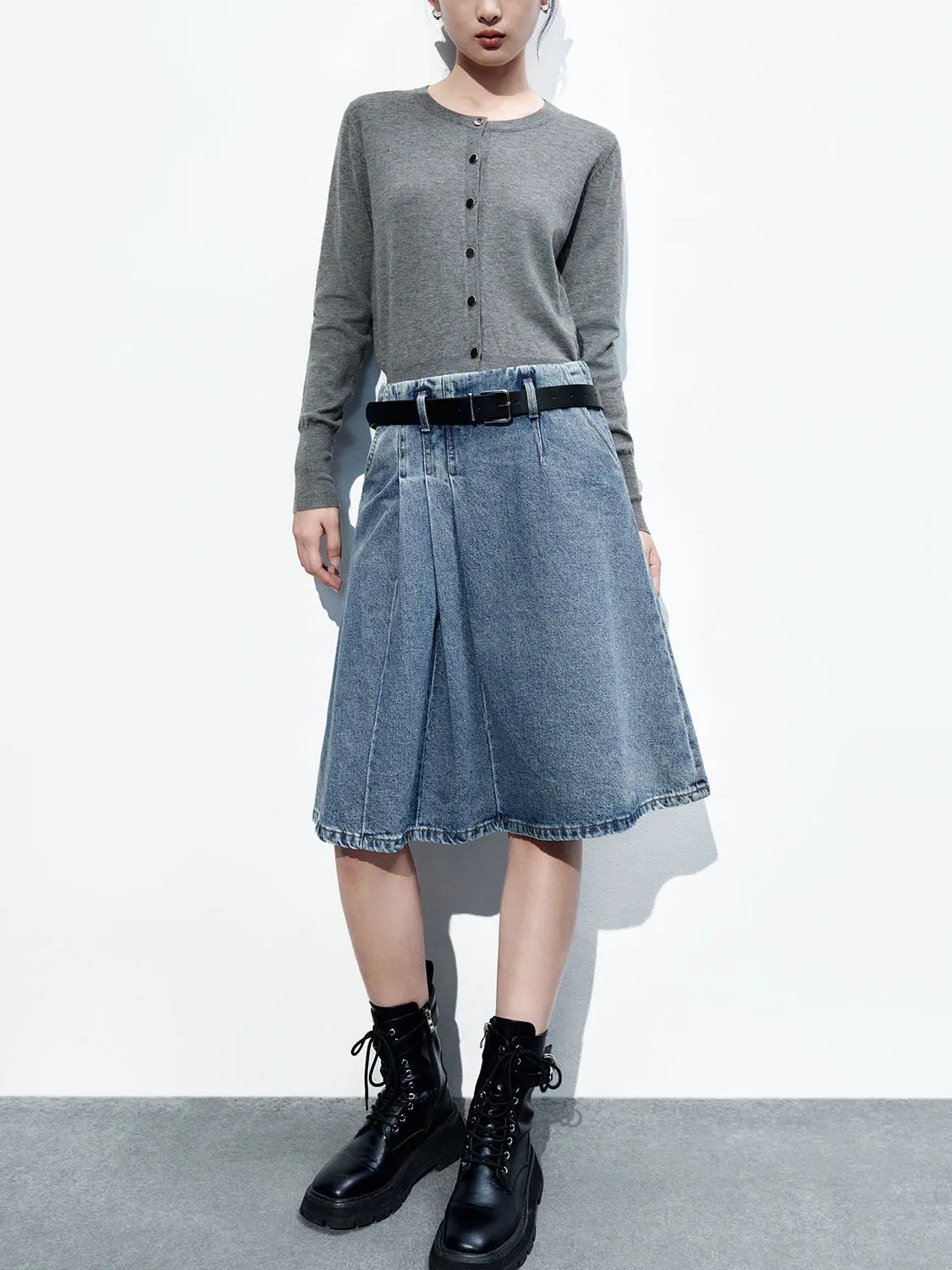 Button Up Crew Neck Knitted Cardigans sold by Urban Revivo product image thumbnail 5