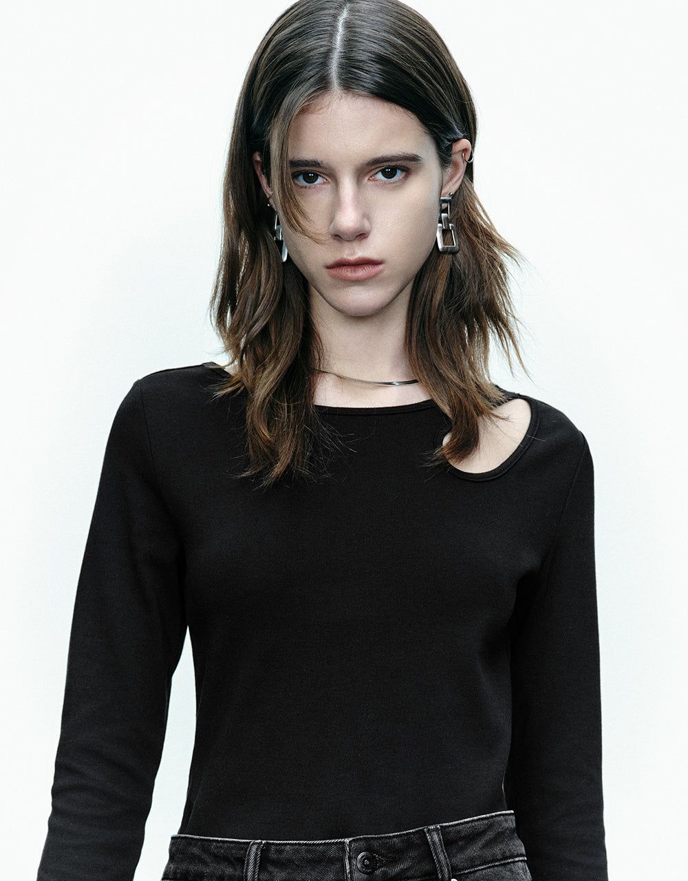 Cut-Out Skinny Knitted T-Shirt sold by Urban Revivo product image thumbnail 5