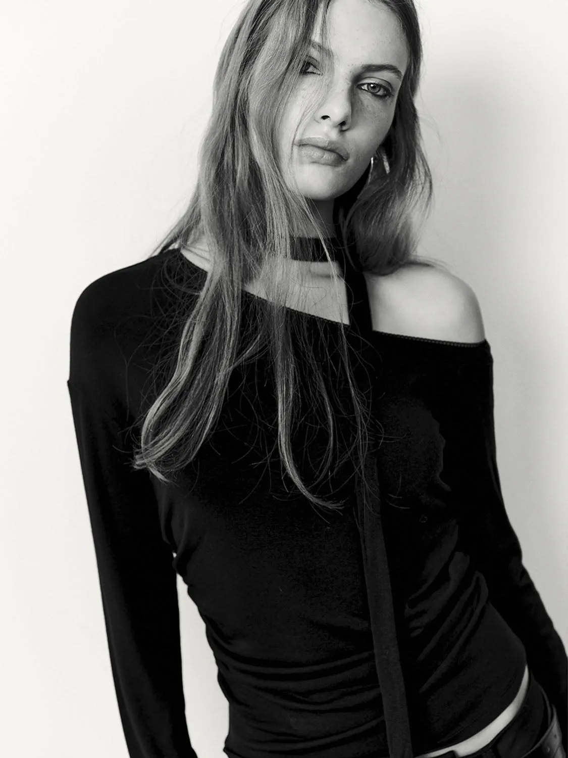 Cold Shoulder T-Shirts sold by Urban Revivo product image thumbnail 2