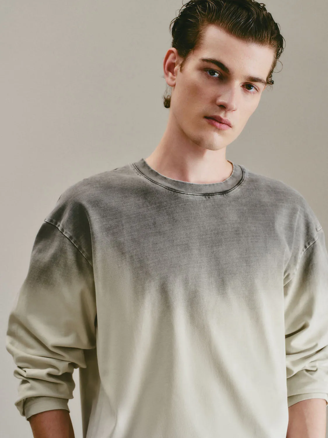 Gradient Color Long Sleeve T-Shirts sold by Urban Revivo product image thumbnail 3