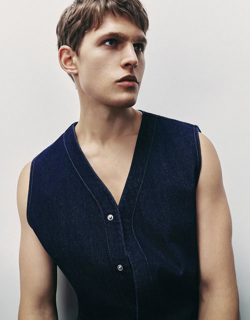 Sleeveless Denim Jumpsuit sold by Urban Revivo product image thumbnail 3