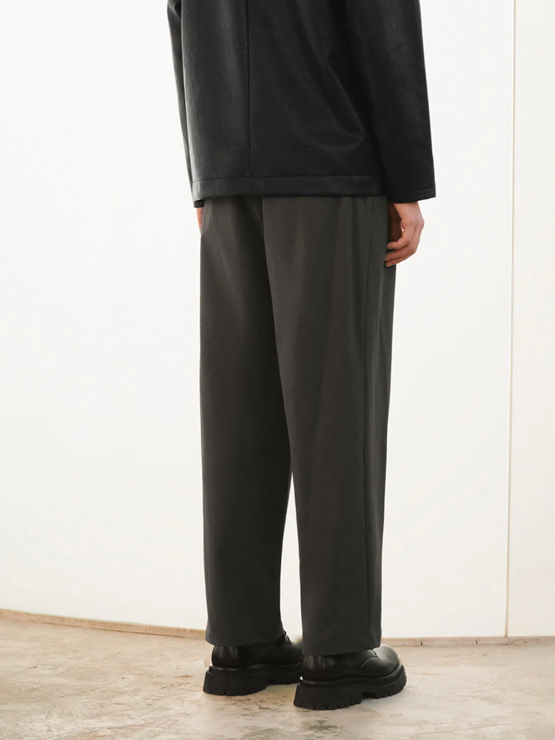 Loose Straight Pants sold by Urban Revivo product image thumbnail 3