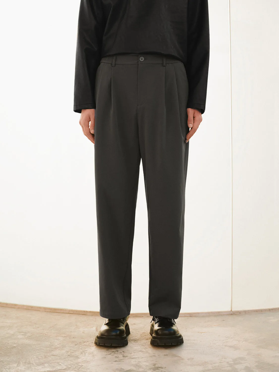 Loose Straight Pants sold by Urban Revivo product image thumbnail 2