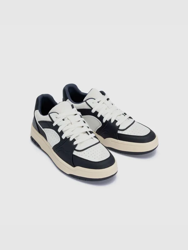 Sneakers sold by Urban Revivo