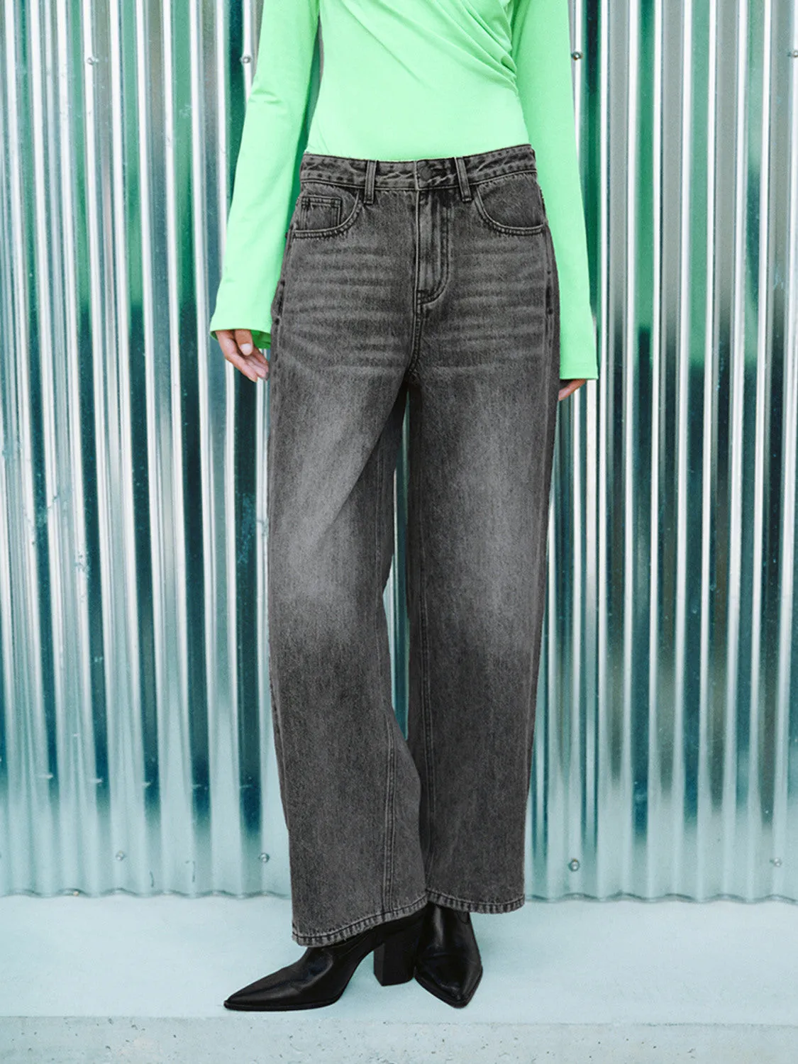 Wide-Leg Denim Jeans sold by Urban Revivo product image thumbnail 2