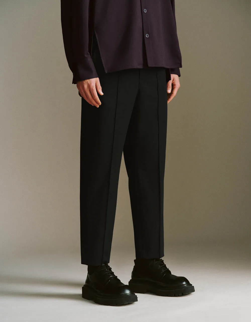 Woven Long Straight Pants sold by Urban Revivo product image thumbnail 4