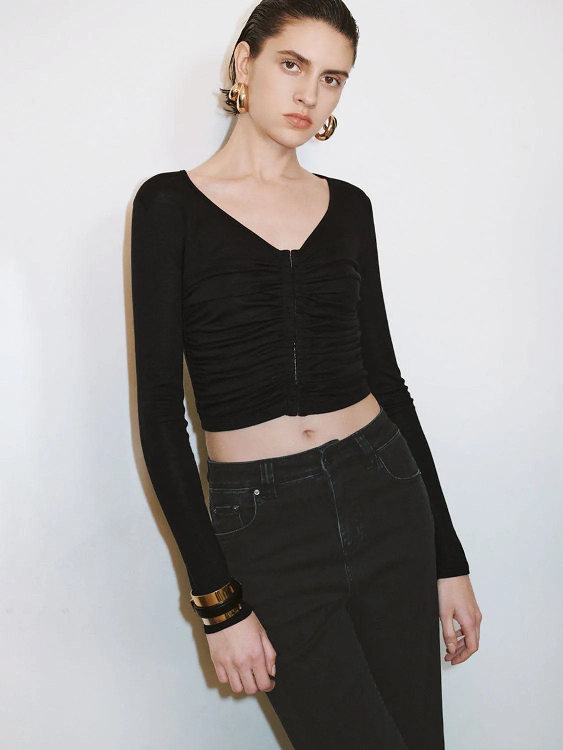 V-Neck Skinny T-Shirts sold by Urban Revivo product image thumbnail 5