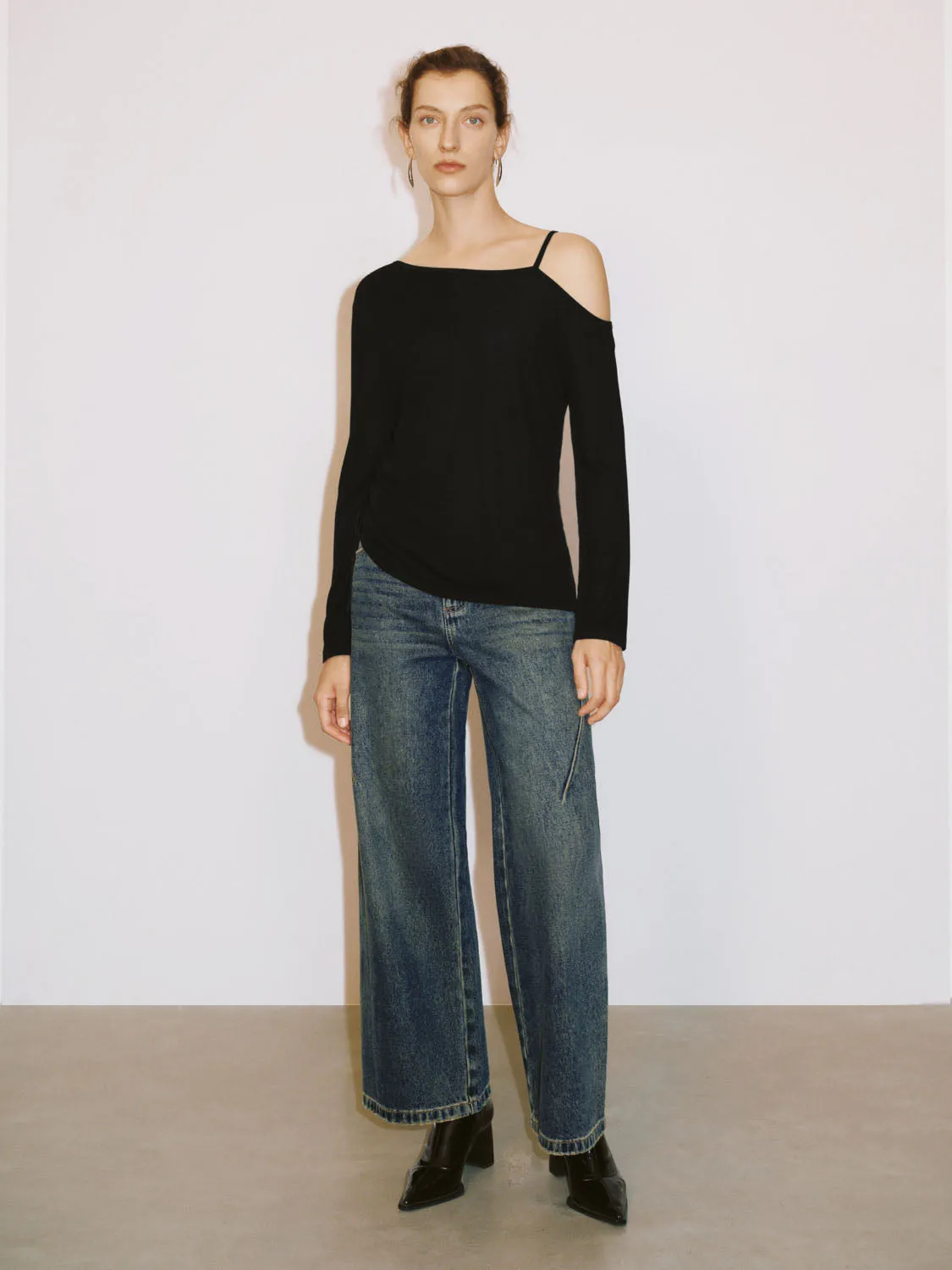 One Shoulder Knitted T-Shirts sold by Urban Revivo product image thumbnail 3