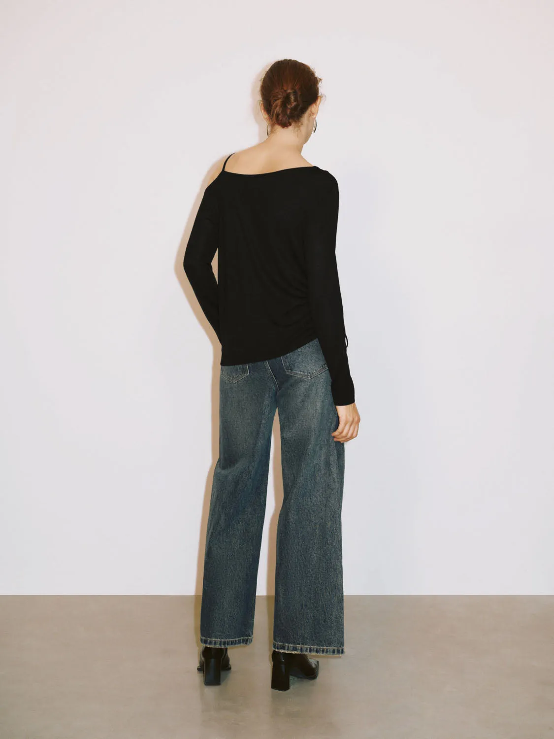 One Shoulder Knitted T-Shirts sold by Urban Revivo product image thumbnail 5