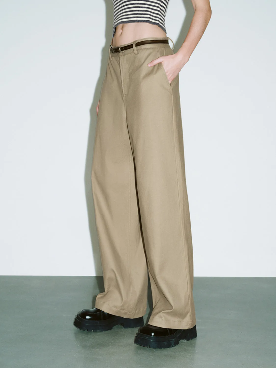 Straight Pants sold by Urban Revivo product image thumbnail 4