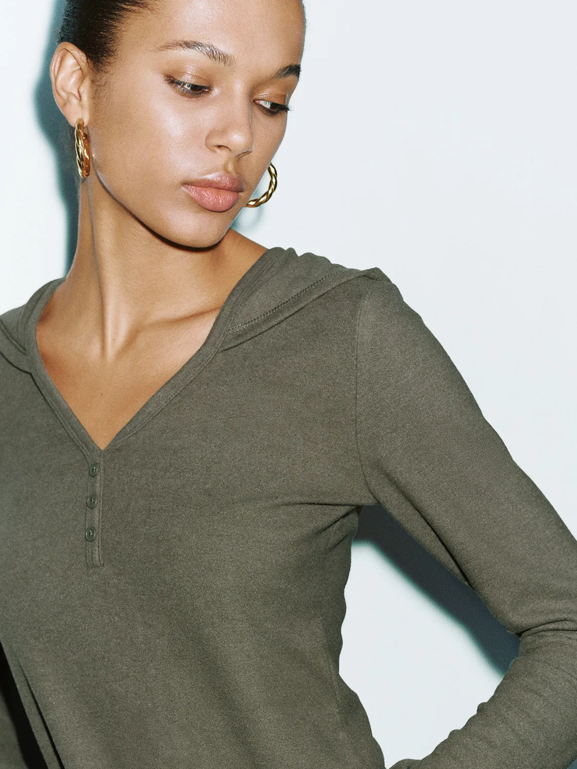 V-Neck Skinny T-Shirts sold by Urban Revivo product image thumbnail 5