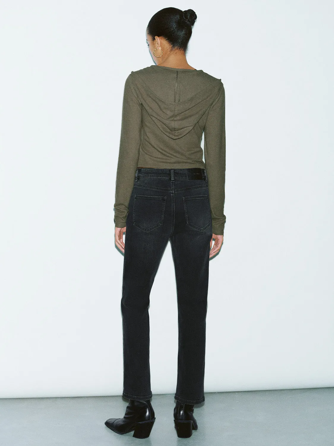 V-Neck Skinny T-Shirts sold by Urban Revivo product image thumbnail 3