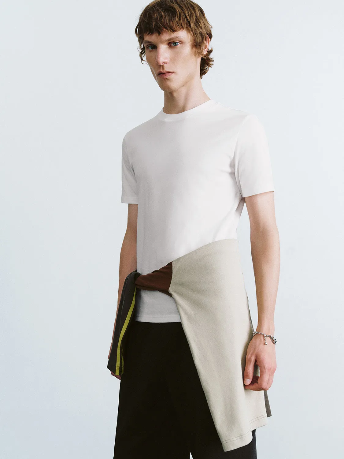 Crew Neck Straight T-Shirt sold by Urban Revivo product image thumbnail 2