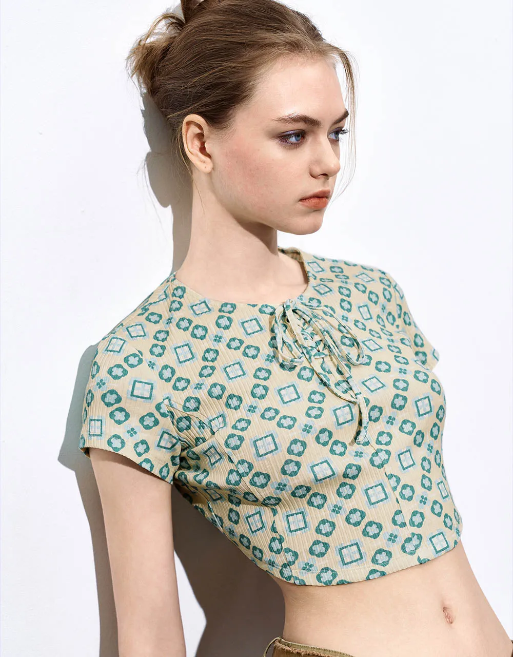 Tie Front Crew Neck Skinny Knitted T-Shirt sold by Urban Revivo product image thumbnail 3