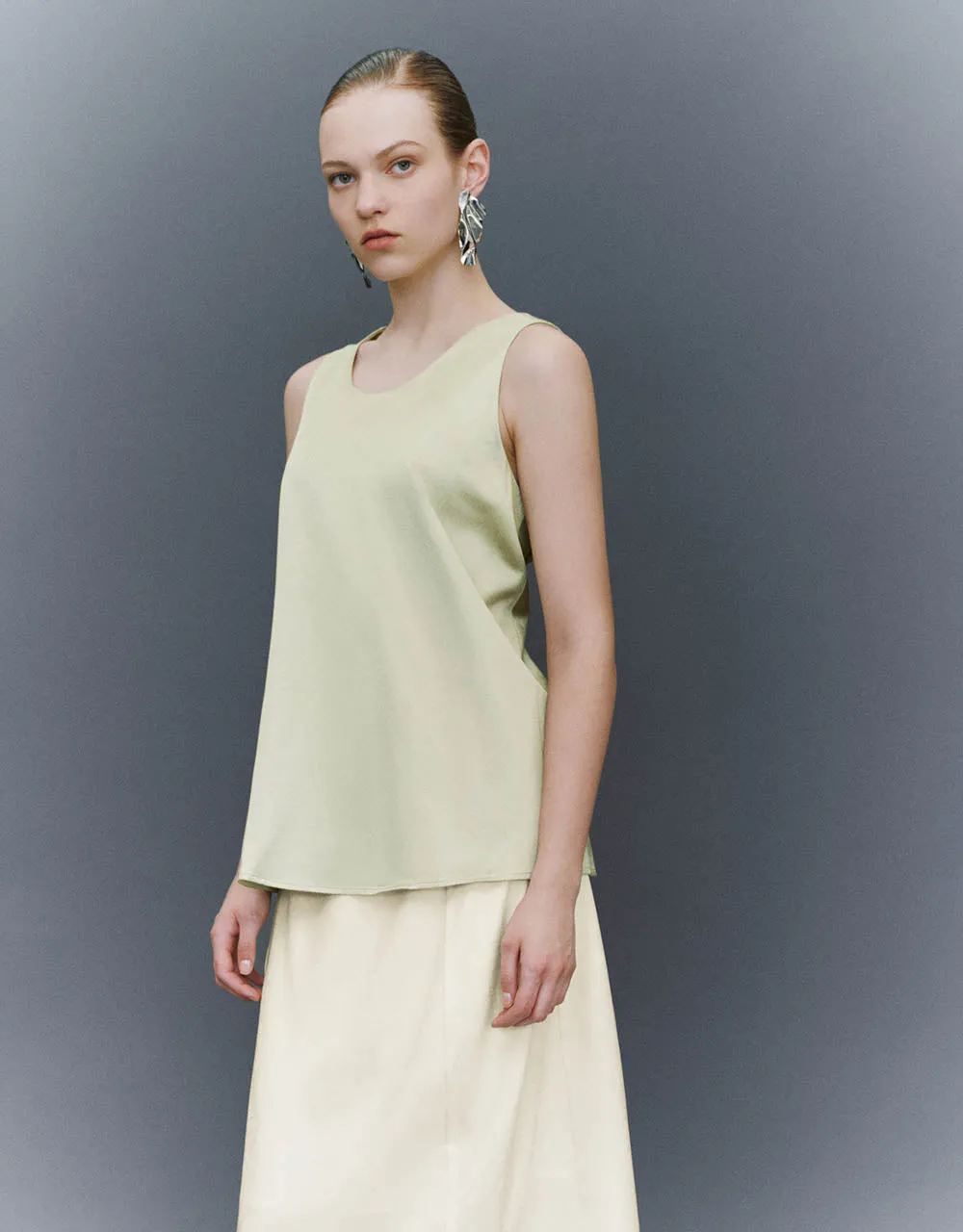 Sleeveless U Neck Overhead Shirt sold by Urban Revivo product image thumbnail 2