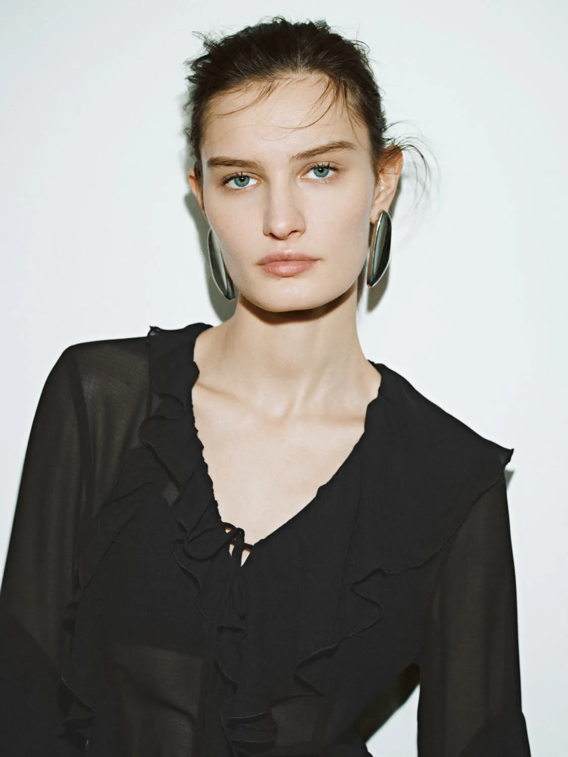 Ruffle Overhead Shirt sold by Urban Revivo product image thumbnail 4