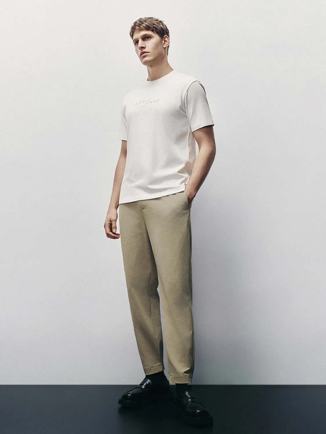 Letter Embossed Crew Neck Loose T-Shirt sold by Urban Revivo product image thumbnail 4