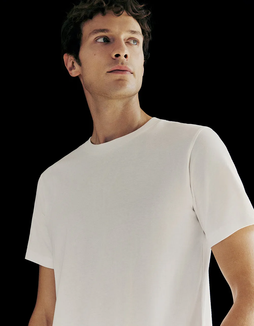 Basic Crew Neck T-Shirt sold by Urban Revivo product image thumbnail 3