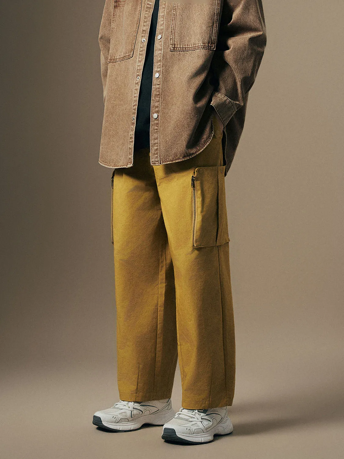 Woven Carrot Fit Pants sold by Urban Revivo product image thumbnail 2