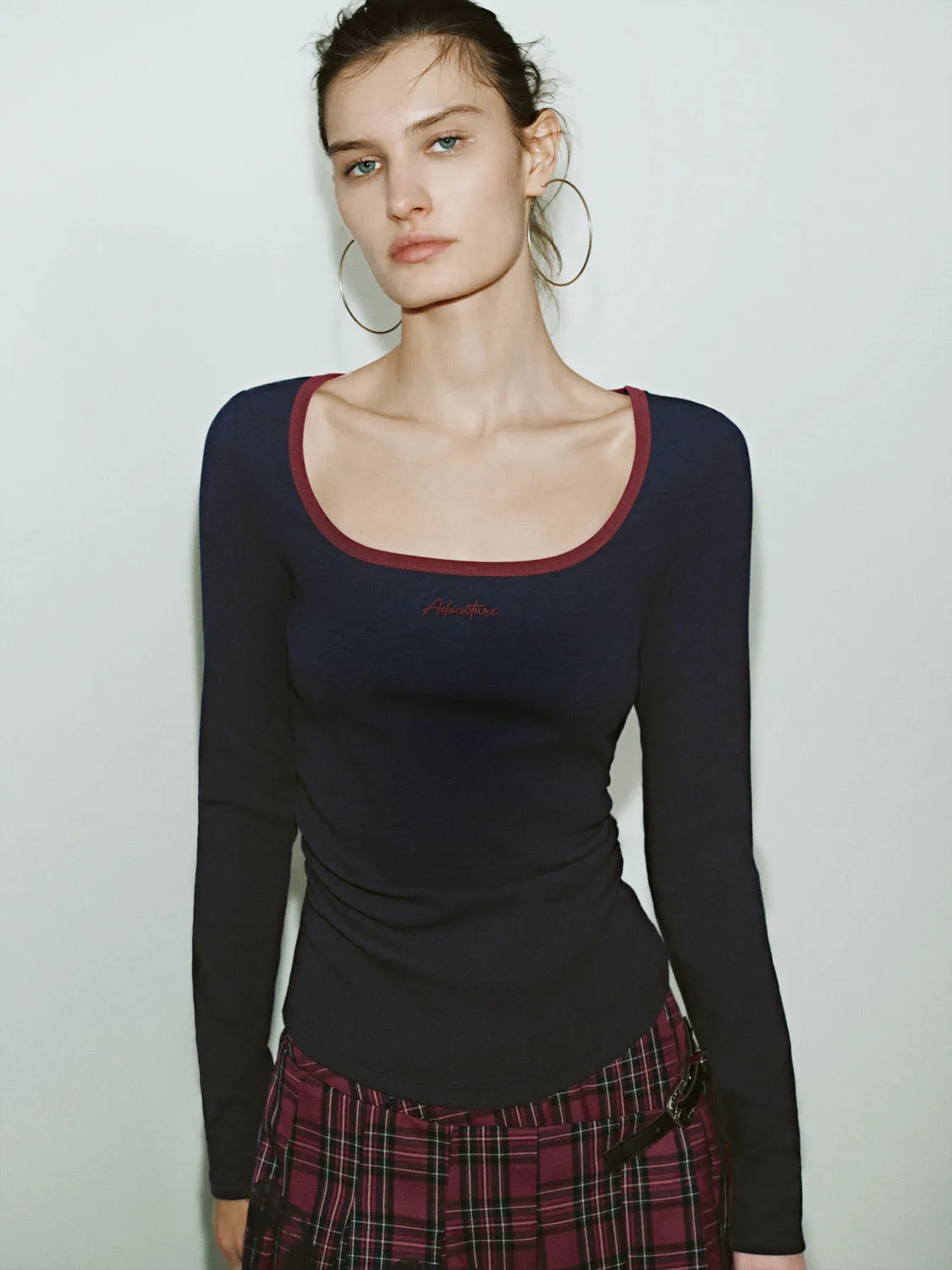 U-Neck Skinny T-Shirts sold by Urban Revivo product image thumbnail 2